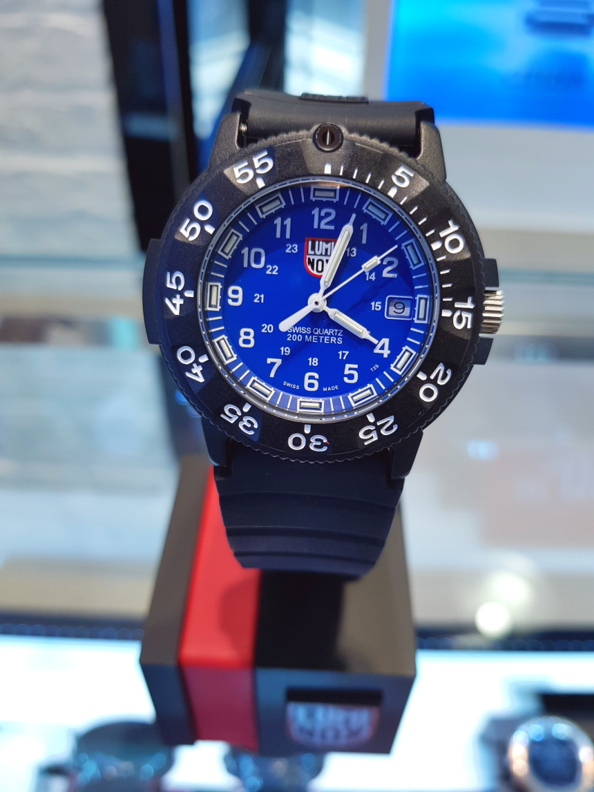 <b><p>Luminox Gallery Auck SEA XS.3003 Bouncg Sporty</p></b><b><p>ルミノックス ギャラリーオクロ 海 XS.3003 弾ける スポーティ時計 カジュアルな</p></b><br /><br /><p align='center'>