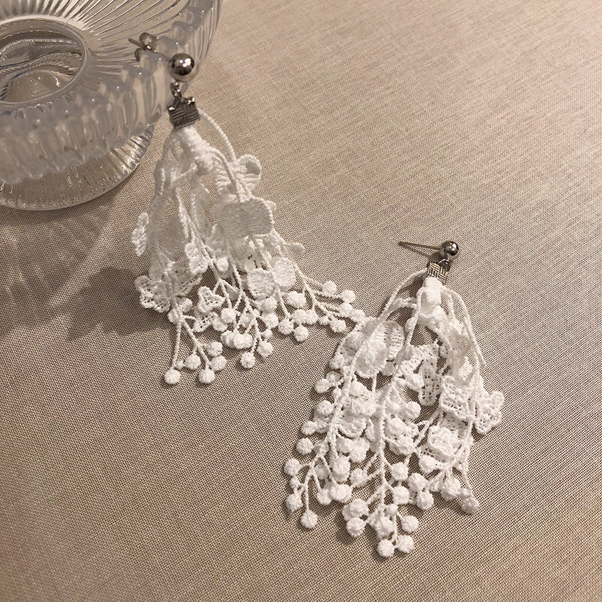 <b><p>Violet race Drop earring c617 ult White Sky</p></b><b><p>バイオレット レース ドロップイヤリング acc617 超 ホワイト ゆらゆら ヨリヨリた</p></b><br /><br /><p align='center'>