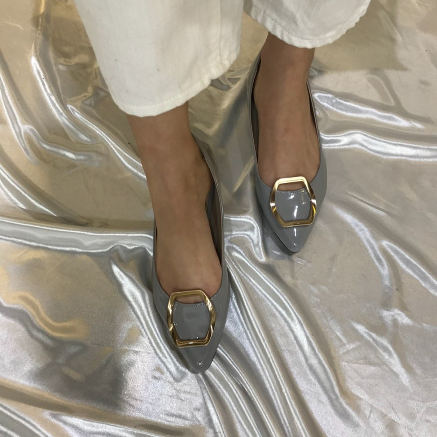 <b><p>Korean enamel gold Point Flat Shoes 3247</p></b><b><p>Koreanエナメル ゴールド ポイント装飾 フラットシューズ 靴3247 ワンピースによく似合う</p></b><br /><br /><p align='center'>