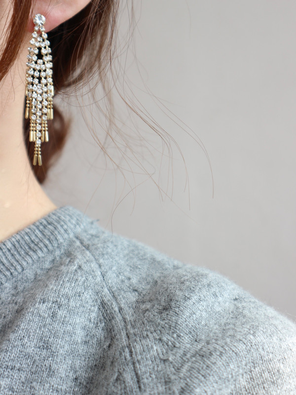 <b><p>gold Zoran Drop earring In sight eshy look</p></b><b><p>ゴールド ジュルラン ドロップイヤリングy 視線集中 ドレッシック 効果 光沢 手札ピルク</p></b><br /><br /><p align='center'>