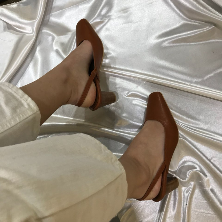 <b><p>Korean daily Each Middle Hl Sling Bag 6cm3059</p></b><b><p>韓国語 デイリー ガクコ ミドルヒール スリングバック6cm3059 ワンピースによく似合う</p></b><br /><br /><p align='center'>