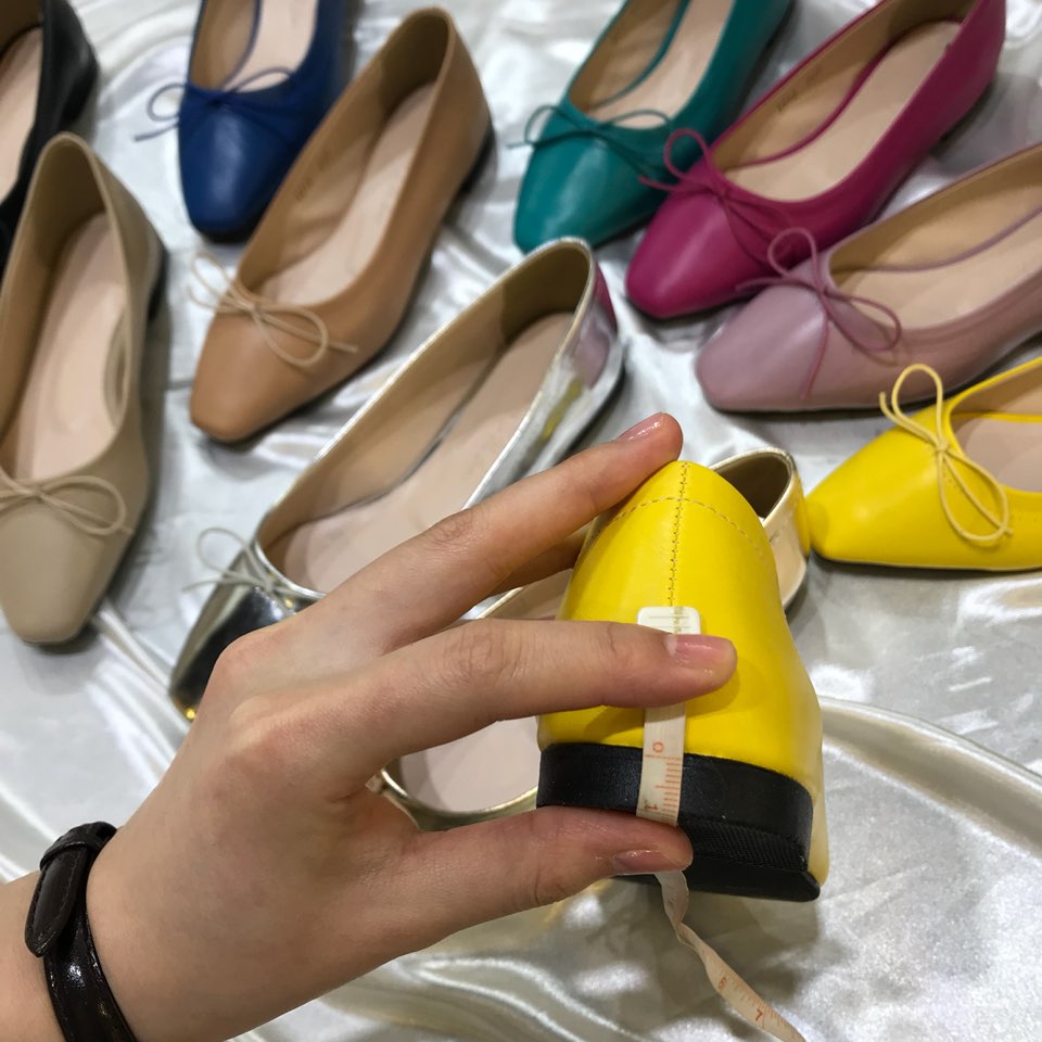 <b><p>Korean ribbon Flat Shoes 10 cols 3212 Well-dssed</p></b><b><p>韓国語 リボン フラットシューズ 10カラー3212 ワンピースによく似合う 様々な演出気取っ</p></b><br /><br /><p align='center'>