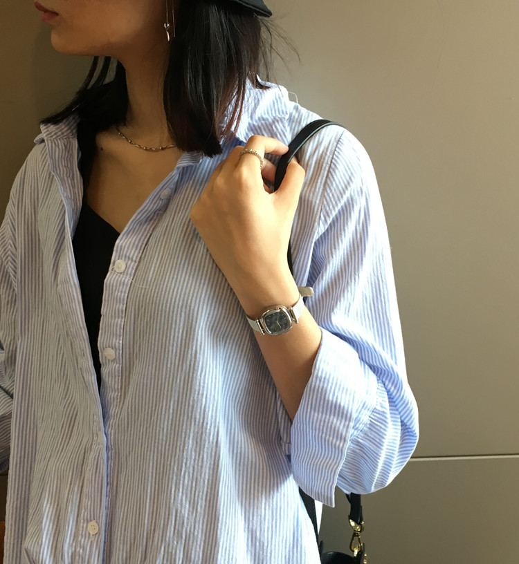 <b><p>simple square fema Metal watch wrist fashion</p></b><b><p>シンプル 正方形 女性 メタル時計 手首 ファッション アンティーク</p></b><br /><br /><p align='center'>