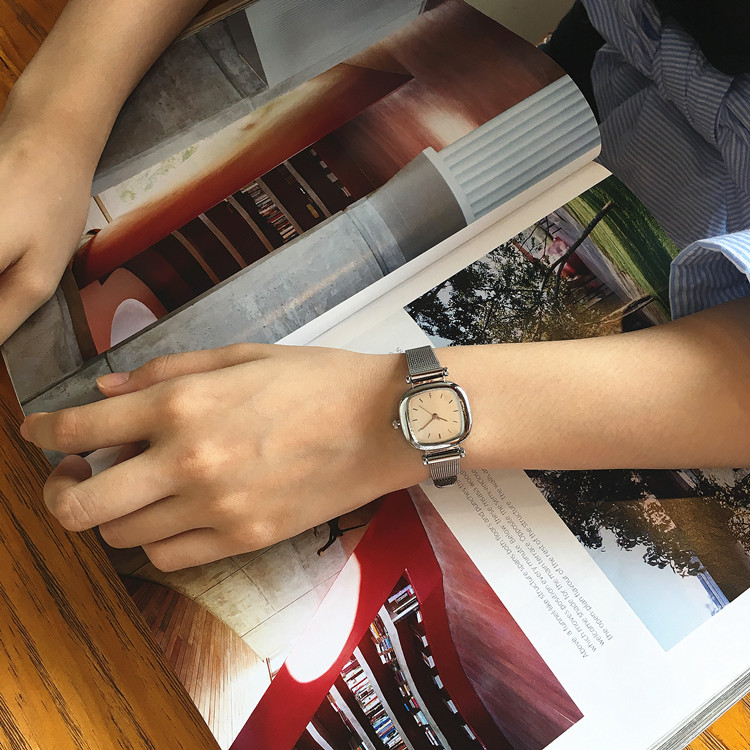 <b><p>simple square fema Metal watch wrist fashion</p></b><b><p>シンプル 正方形 女性 メタル時計 手首 ファッション アンティーク</p></b><br /><br /><p align='center'>