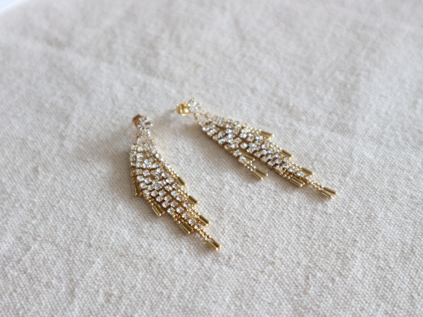 <b><p>gold Zoran Drop earring In sight eshy look</p></b><b><p>ゴールド ジュルラン ドロップイヤリングy 視線集中 ドレッシック 効果 光沢 手札ピルク</p></b><br /><br /><p align='center'>