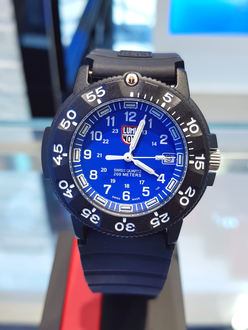 <b><p>Luminox Gallery Auck SEA XS.3003 Bouncg Sporty</p></b><b><p>ルミノックス ギャラリーオクロ 海 XS.3003 弾ける スポーティ時計 カジュアルな</p></b><br /><br /><p align='center'>