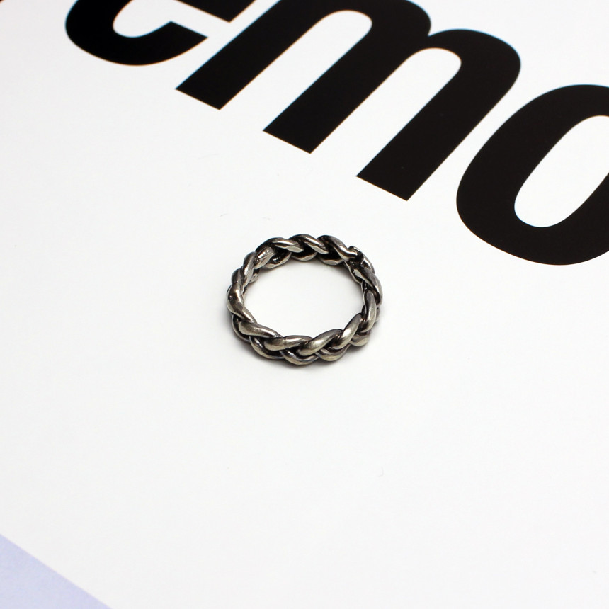 <b><p>Bold kink Silr album black rg four Seasons</p></b><b><p>ボールド ねじれ 銀の指輪 ブラック シルバーリング 四季 ヒップホップスタイル</p></b><br /><br /><p align='center'>