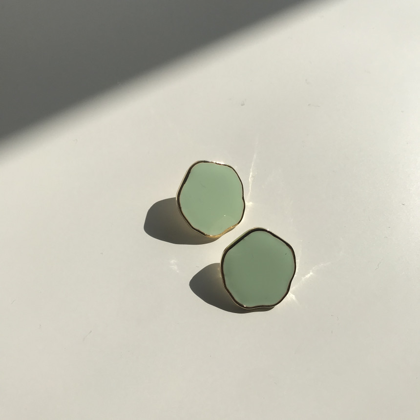 <b><p>Pastel earrings Viously coordad Colful design</p></b><b><p>パステルイヤリング 多様なコーディネートする カラフルなデザイン かわいいアクセサリー</p></b><br /><br /><p align='center'>