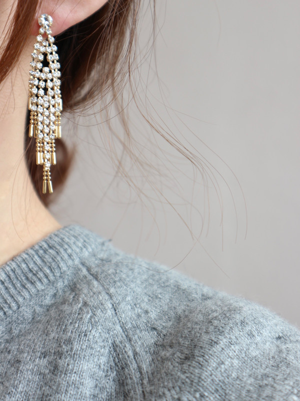 <b><p>gold Zoran Drop earring In sight eshy look</p></b><b><p>ゴールド ジュルラン ドロップイヤリングy 視線集中 ドレッシック 効果 光沢 手札ピルク</p></b><br /><br /><p align='center'>