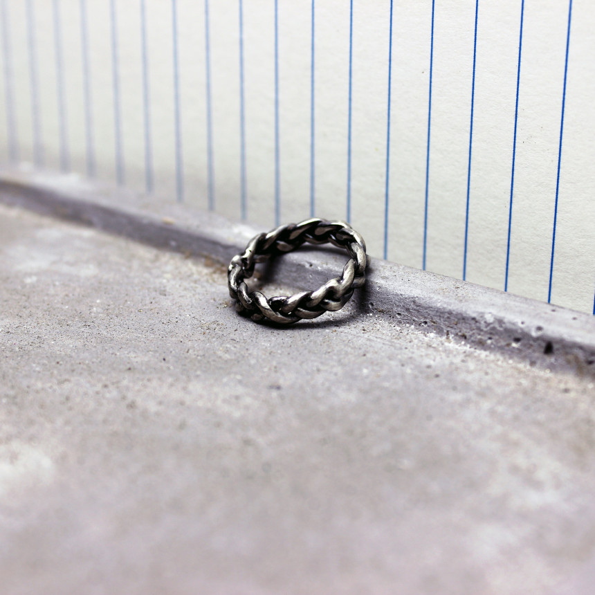 <b><p>Bold kink Silr album black rg four Seasons</p></b><b><p>ボールド ねじれ 銀の指輪 ブラック シルバーリング 四季 ヒップホップスタイル</p></b><br /><br /><p align='center'>