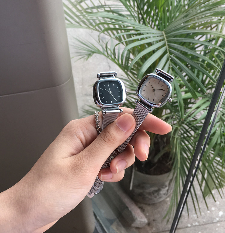 <b><p>simple square fema Metal watch wrist fashion</p></b><b><p>シンプル 正方形 女性 メタル時計 手首 ファッション アンティーク</p></b><br /><br /><p align='center'>