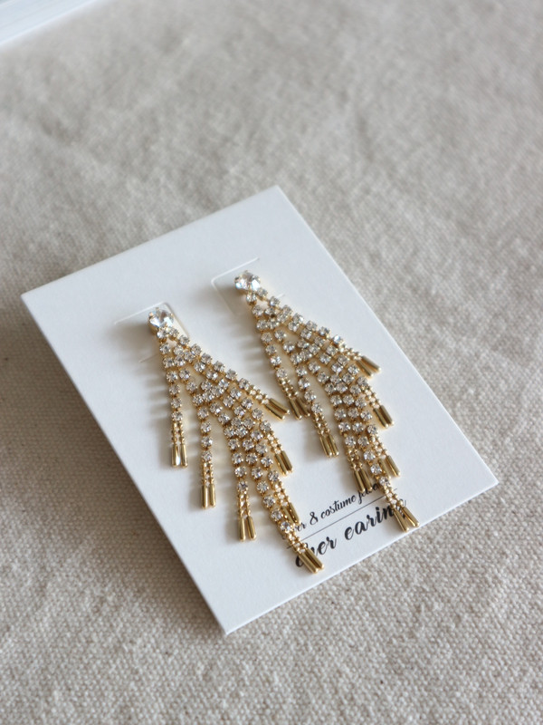 <b><p>gold Zoran Drop earring In sight eshy look</p></b><b><p>ゴールド ジュルラン ドロップイヤリングy 視線集中 ドレッシック 効果 光沢 手札ピルク</p></b><br /><br /><p align='center'>