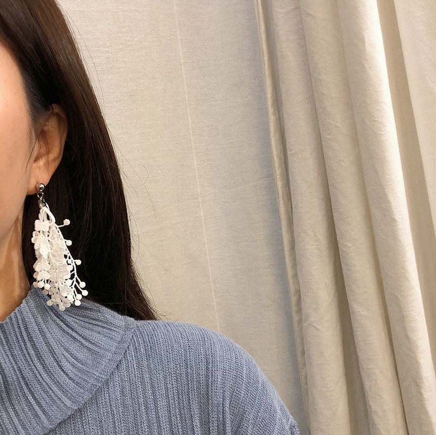 <b><p>Violet race Drop earring c617 ult White Sky</p></b><b><p>バイオレット レース ドロップイヤリング acc617 超 ホワイト ゆらゆら ヨリヨリた</p></b><br /><br /><p align='center'>