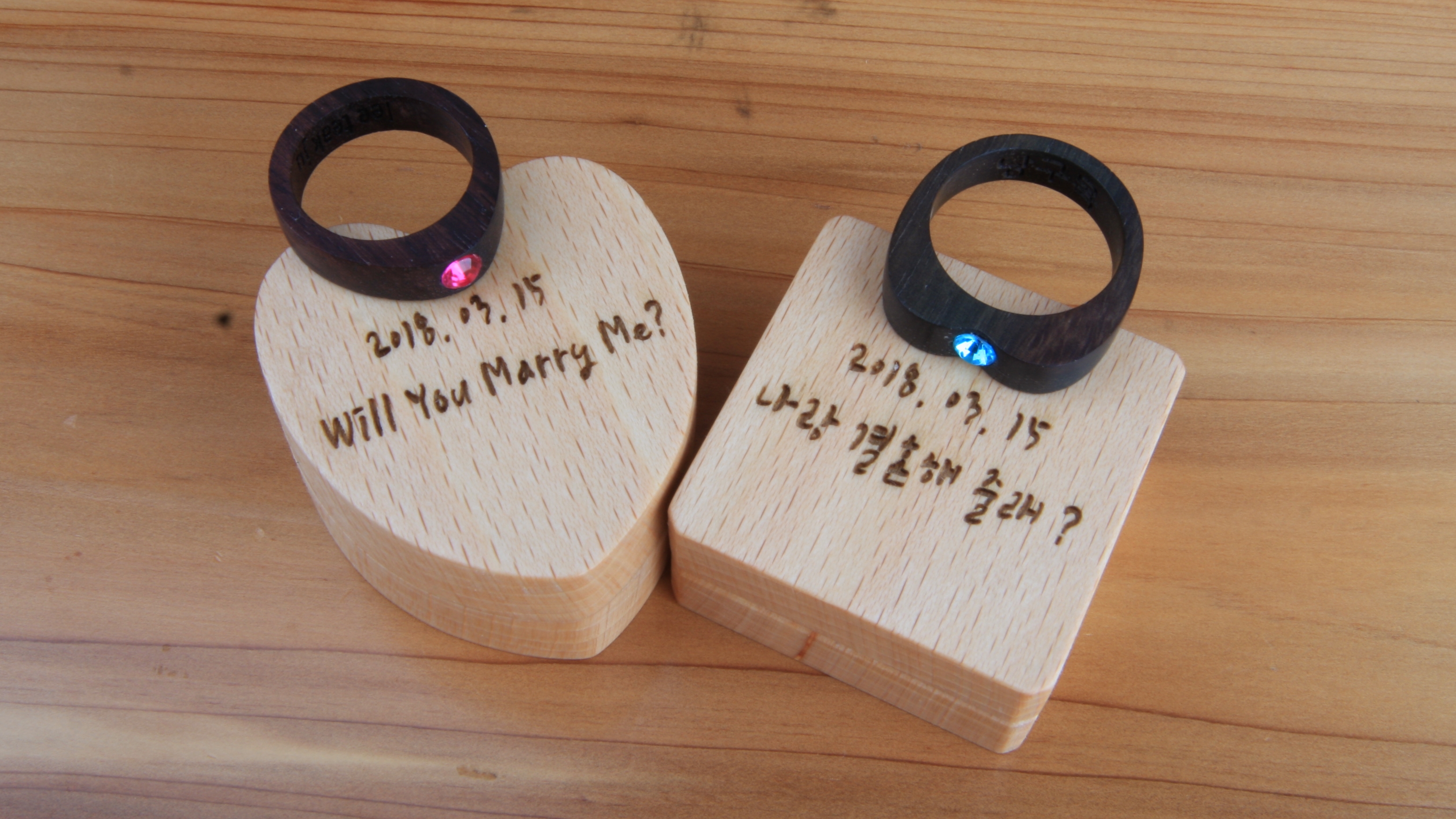 <b><p>Wooden Ring Case evt Proposal Twties wom</p></b><b><p>木のリングケース イベント プロポーズス 原木 20代の女性 1男性</p></b><br /><br /><p align='center'>