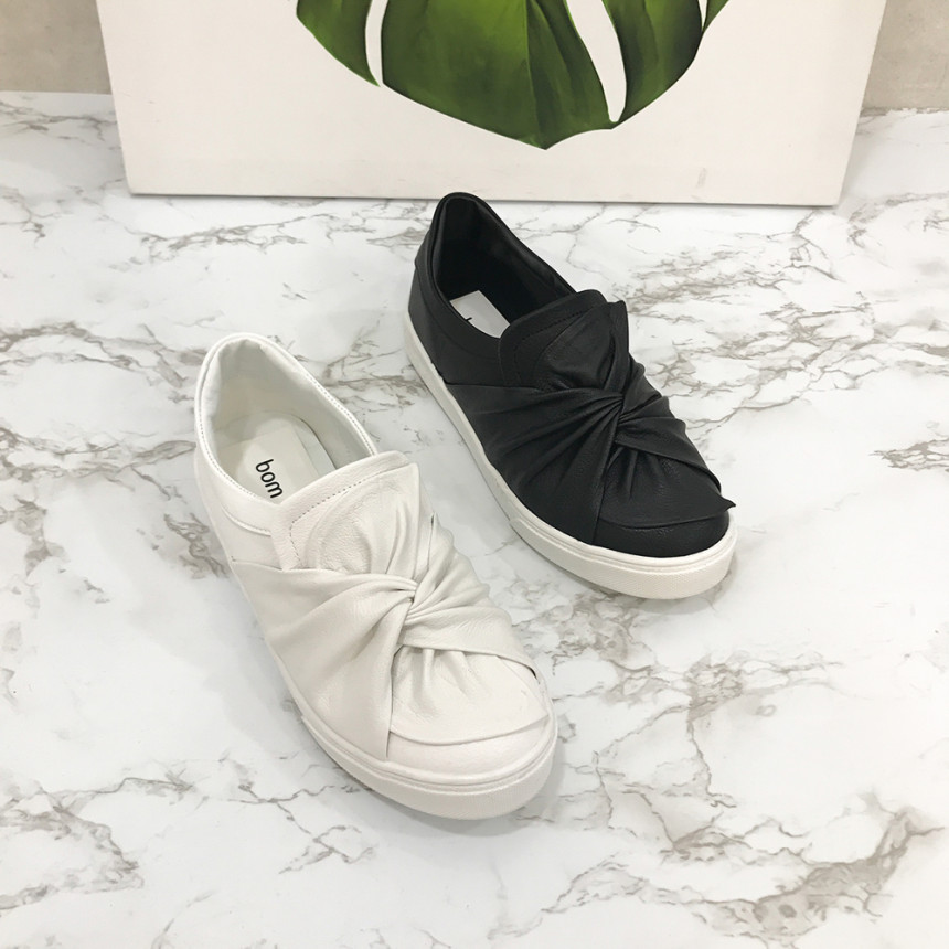 <b><p>Mourning Kore Latex cushion knot Slip- Women's</p></b><b><p>無排 韓国語 ラテックス クッション 結び目 スリップオン レディースカジュアルスニーカー</p></b><br /><br /><p align='center'>