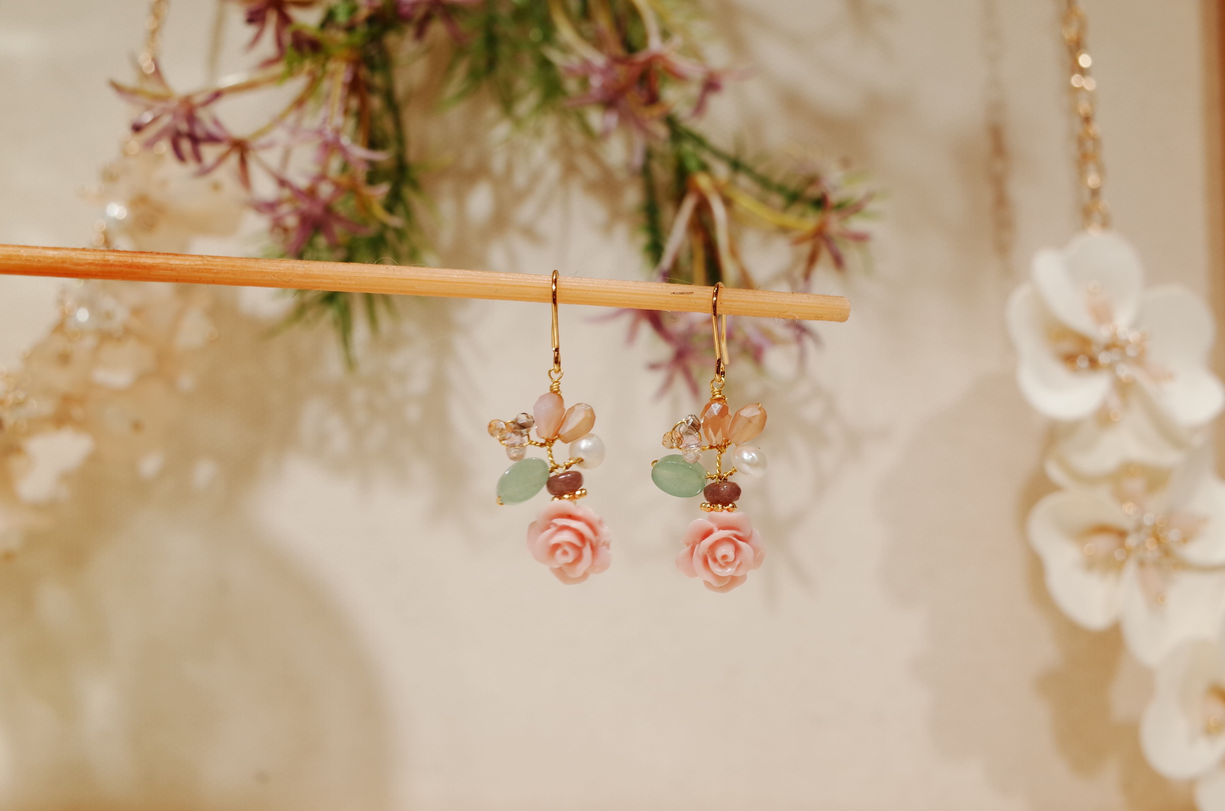 <b><p>Purple Rose drop earring</p></b><b><p>すみれ色 バラドロップ イヤリング</p></b><br /><br /><p align='center'>