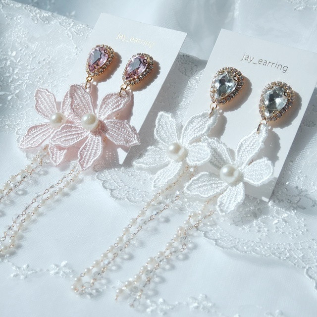 <b><p>race Flower Pearl crystal Drop ring Soft</p></b><b><p>レース 花 真珠 クリスタル ドロップ イヤリング ほのか 女性らしいルック オールブラファッション</p></b><br /><br /><p align='center'>