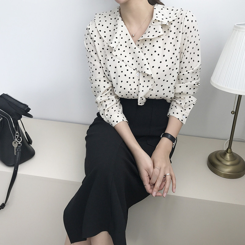 <b><p>dot Frill blouse DT170105022-23 Female coordinatio</p></b><b><p>ドット フリルブラウス DT170105022-23 女性コーディネート 会社員</p></b><br /><br /><p align='center'>