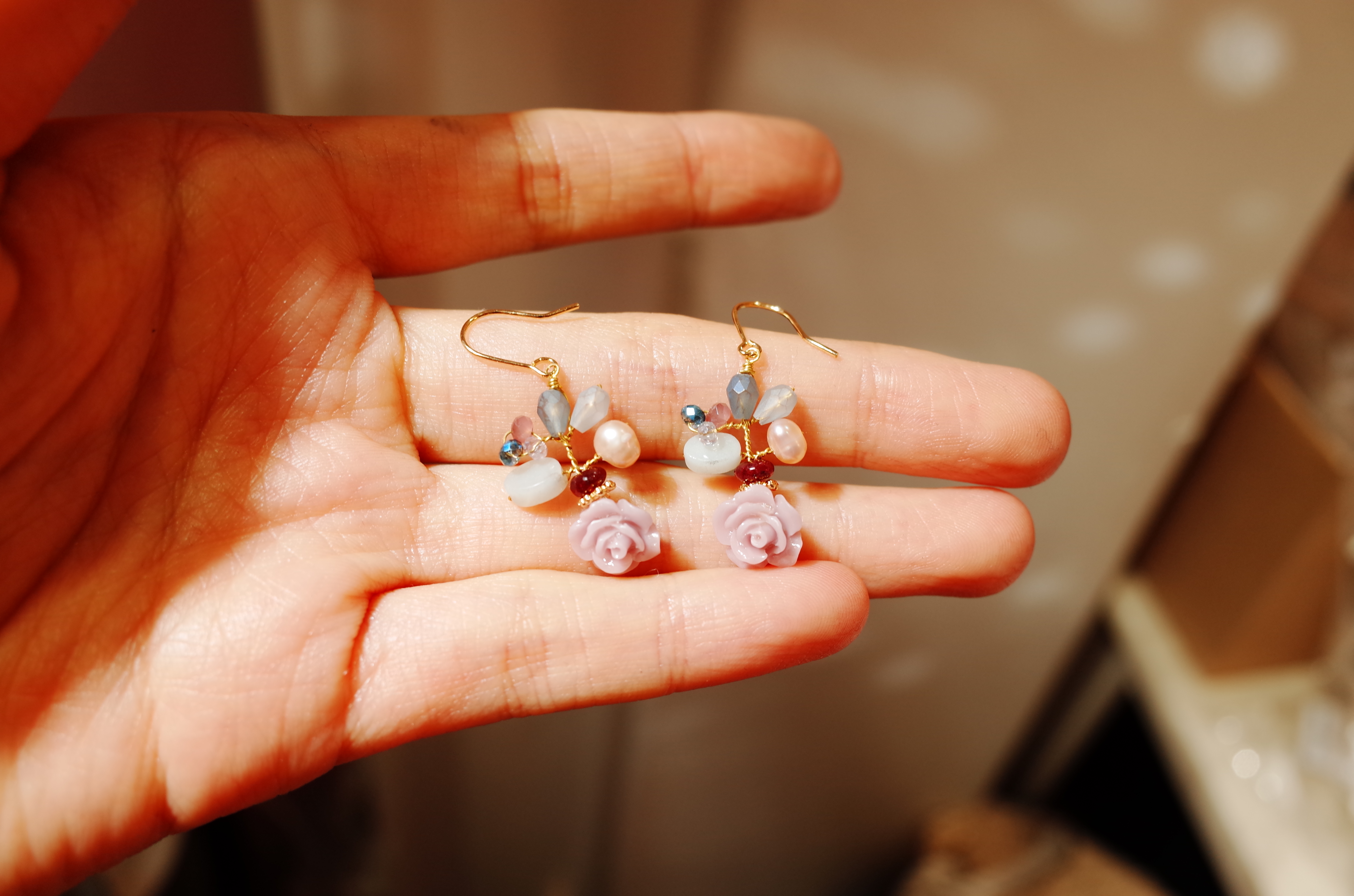 <b><p>Purple Rose drop earring</p></b><b><p>すみれ色 バラドロップ イヤリング</p></b><br /><br /><p align='center'>