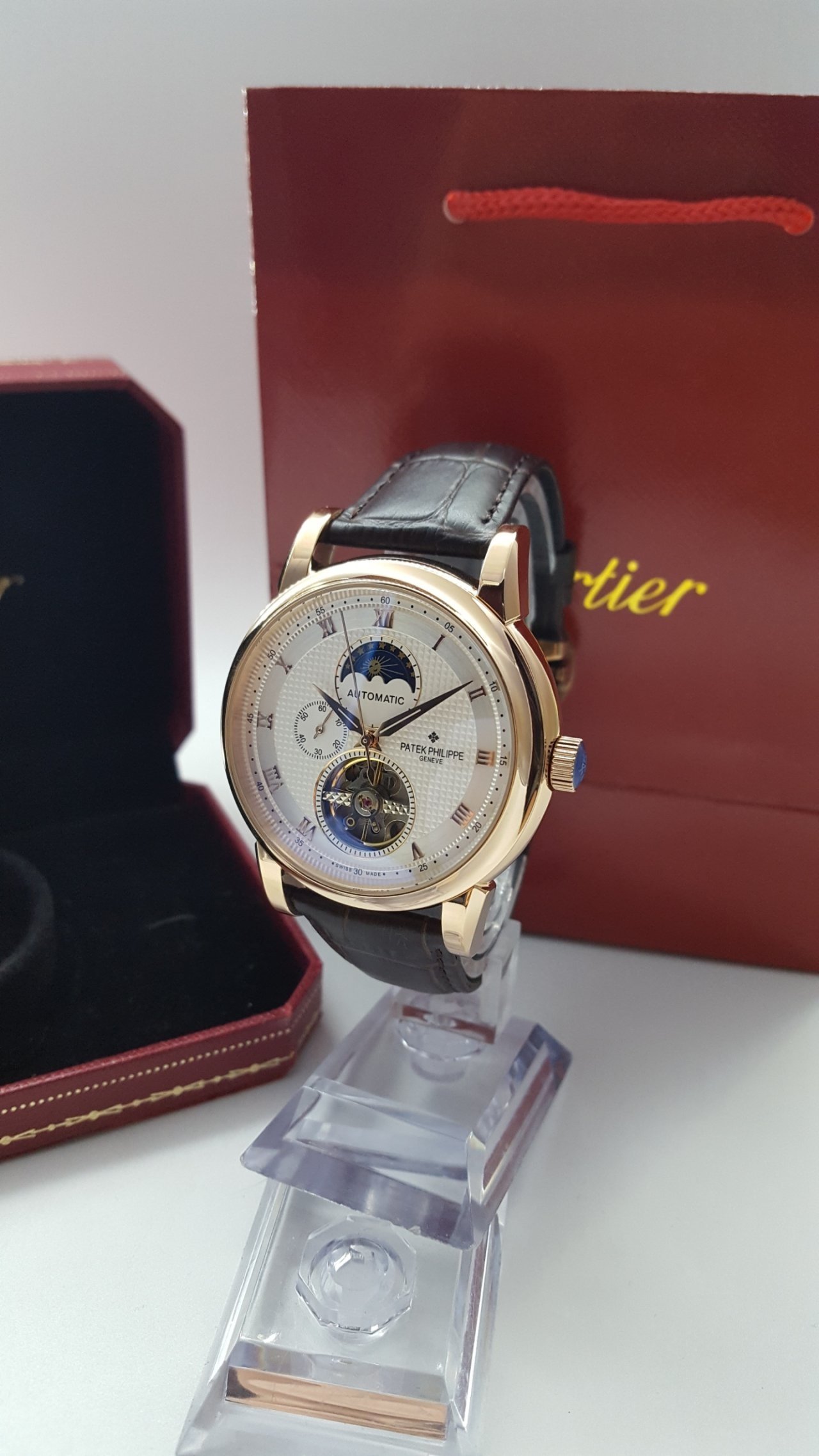 <b><p>Patek Philippe Moon ase Taurus Gold leher</p></b><b><p>パテックフィリップ ムーンフェイズ ツルビヨン 金工 レザー 名品バッグ 時計 財布</p></b><br /><br /><p align='center'>