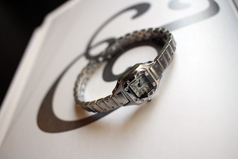 <b><p>Minimal edge Won Met watch fee 20's Ref</p></b><b><p>ミニマル エッジ 女性 メタル時計 20代 洗練された すっきりとした カジュアル</p></b><br /><br /><p align='center'>