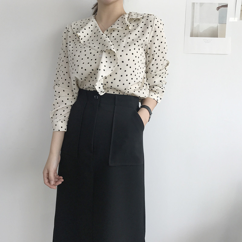 <b><p>dot Frill blouse DT170105022-23 Female coordinatio</p></b><b><p>ドット フリルブラウス DT170105022-23 女性コーディネート 会社員</p></b><br /><br /><p align='center'>