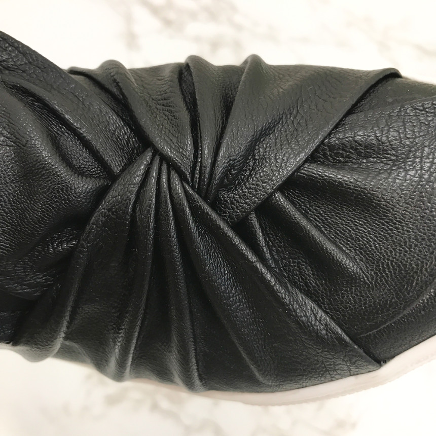 <b><p>Mourning Kore Latex cushion knot Slip- Women's</p></b><b><p>無排 韓国語 ラテックス クッション 結び目 スリップオン レディースカジュアルスニーカー</p></b><br /><br /><p align='center'>