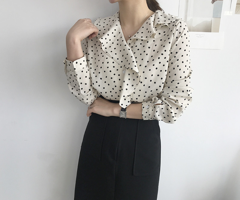<b><p>dot Frill blouse DT170105022-23 Female coordinatio</p></b><b><p>ドット フリルブラウス DT170105022-23 女性コーディネート 会社員</p></b><br /><br /><p align='center'>