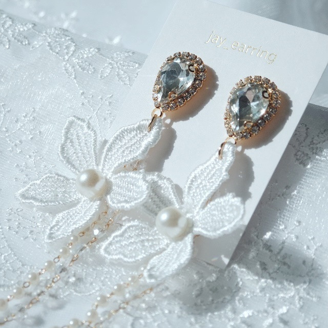 <b><p>race Flower Pearl crystal Drop ring Soft</p></b><b><p>レース 花 真珠 クリスタル ドロップ イヤリング ほのか 女性らしいルック オールブラファッション</p></b><br /><br /><p align='center'>