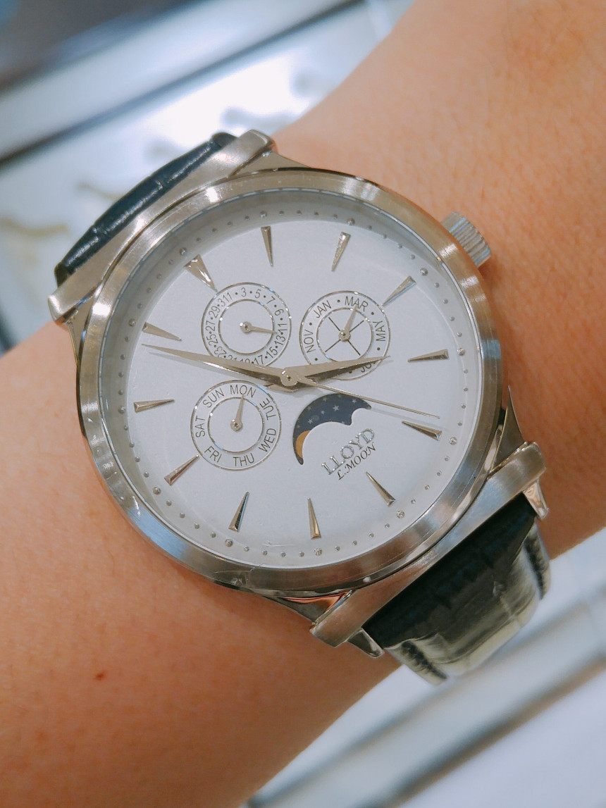 <b><p>Lloyd Multi-Eye Moon Phase Deep Blue leather</p></b><b><p>ロイド マルチアイ ムーンフェイズ ディープブルー レザー カップル 時計 LL2M18370CSL</p></b><br /><br /><p align='center'>