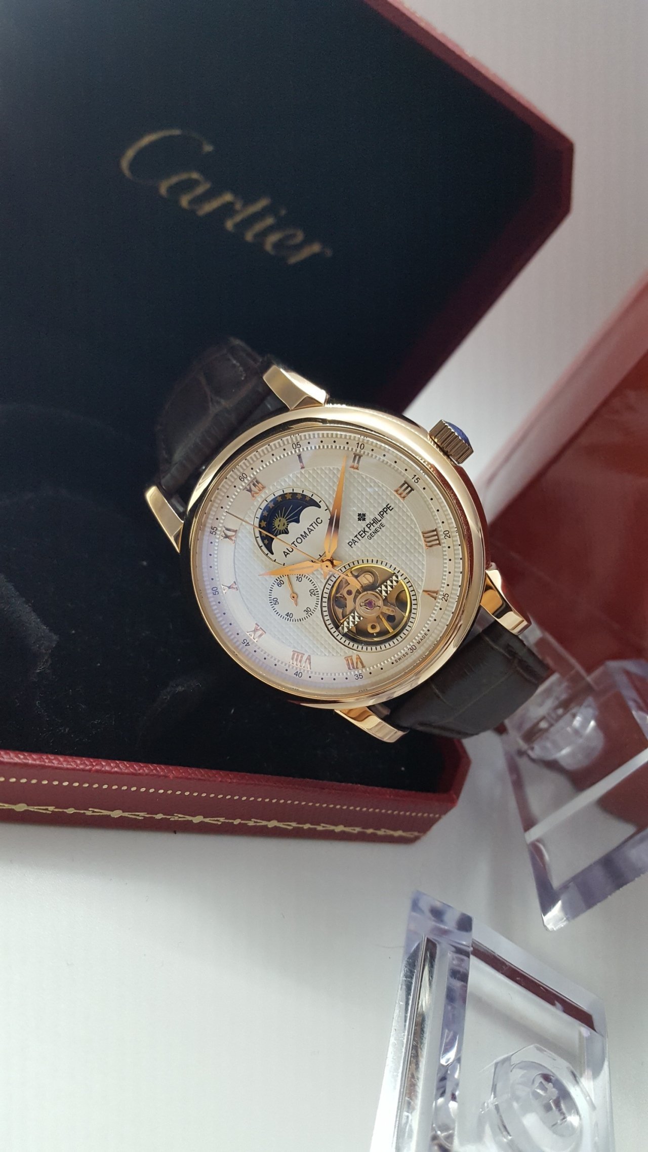 <b><p>Patek Philippe Moon ase Taurus Gold leher</p></b><b><p>パテックフィリップ ムーンフェイズ ツルビヨン 金工 レザー 名品バッグ 時計 財布</p></b><br /><br /><p align='center'>