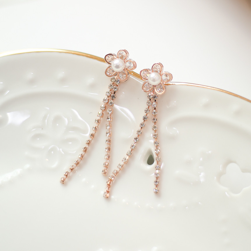 <b><p>Spring Flowers Rose Gold Two-le cubic ear</p></b><b><p>春の花 ローズゴールド 二行キュービック イヤリング モダンファッション ケバケバ</p></b><br /><br /><p align='center'>