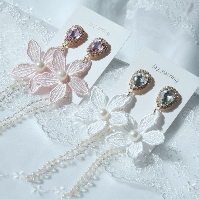 <b><p>race Flower Pearl crystal Drop ring Soft</p></b><b><p>レース 花 真珠 クリスタル ドロップ イヤリング ほのか 女性らしいルック オールブラファッション</p></b><br /><br /><p align='center'>