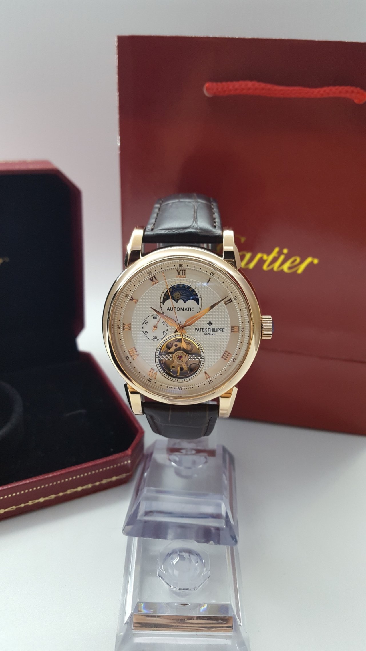 <b><p>Patek Philippe Moon ase Taurus Gold leher</p></b><b><p>パテックフィリップ ムーンフェイズ ツルビヨン 金工 レザー 名品バッグ 時計 財布</p></b><br /><br /><p align='center'>
