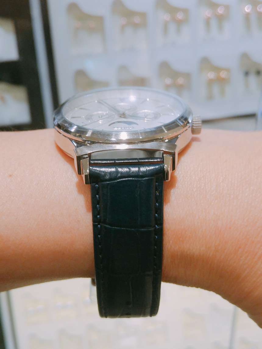 <b><p>Lloyd Multi-Eye Moon Phase Deep Blue leather</p></b><b><p>ロイド マルチアイ ムーンフェイズ ディープブルー レザー カップル 時計 LL2M18370CSL</p></b><br /><br /><p align='center'>
