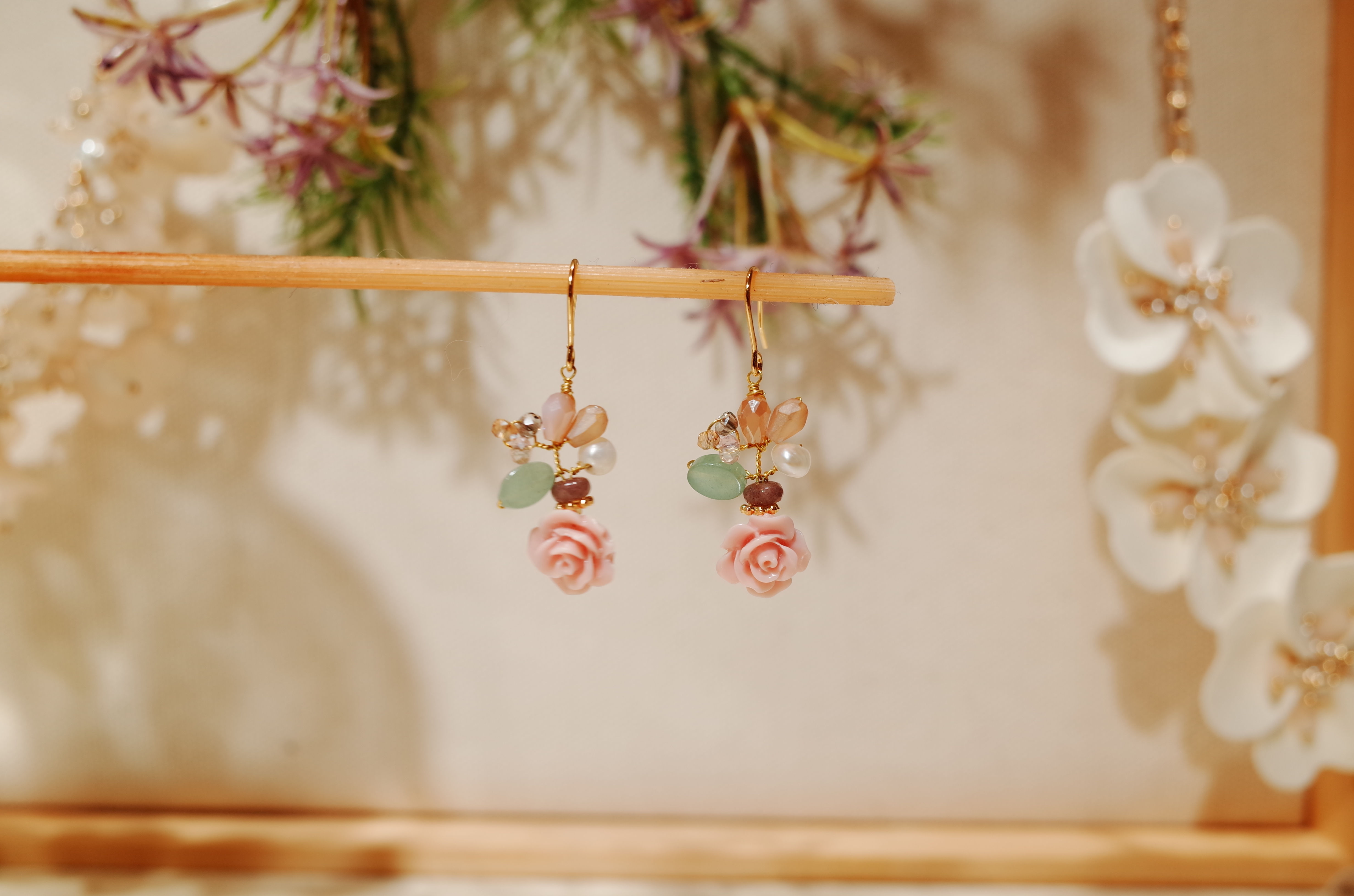 <b><p>Purple Rose drop earring</p></b><b><p>すみれ色 バラドロップ イヤリング</p></b><br /><br /><p align='center'>