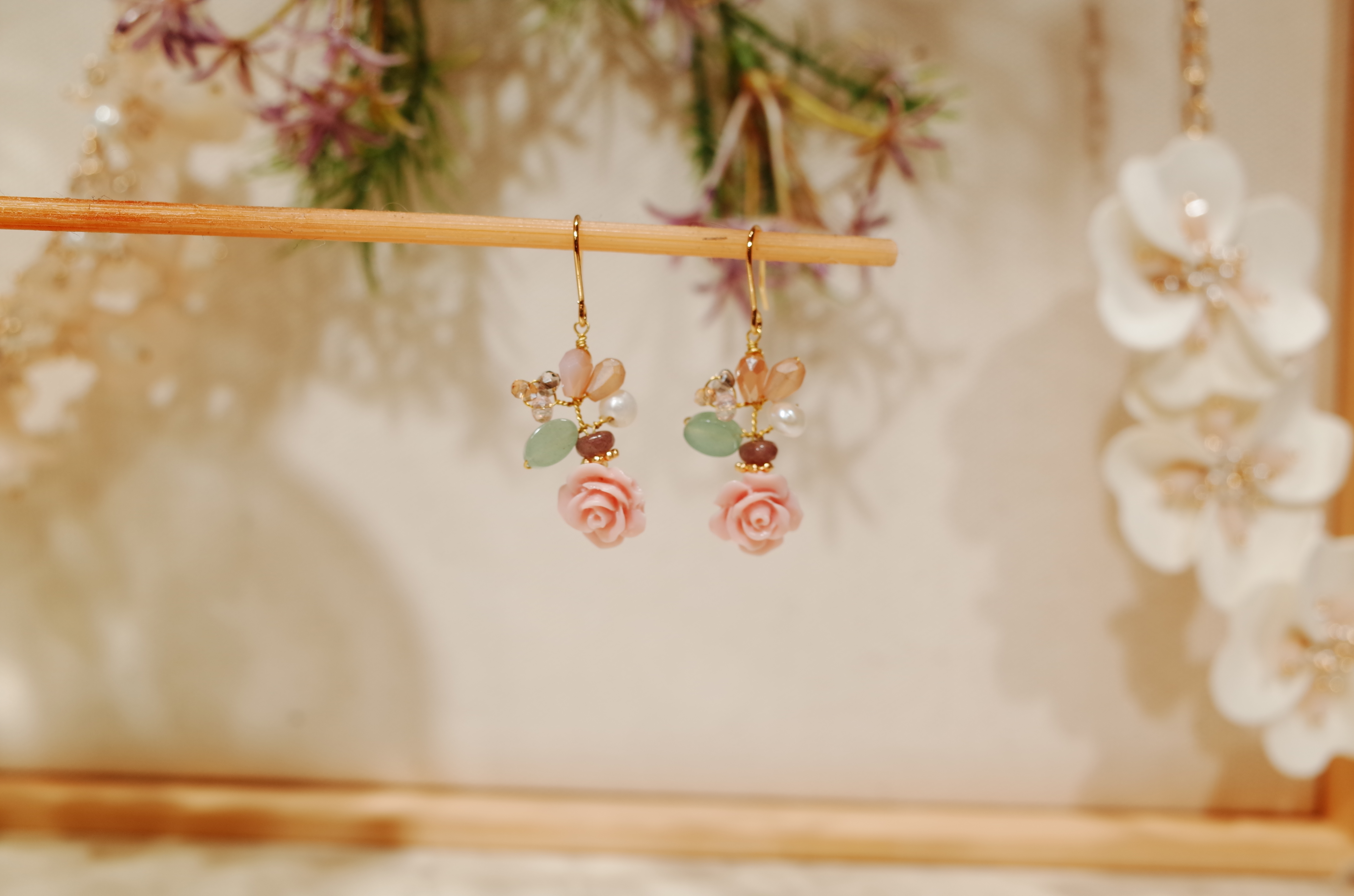 <b><p>Purple Rose drop earring</p></b><b><p>すみれ色 バラドロップ イヤリング</p></b><br /><br /><p align='center'>