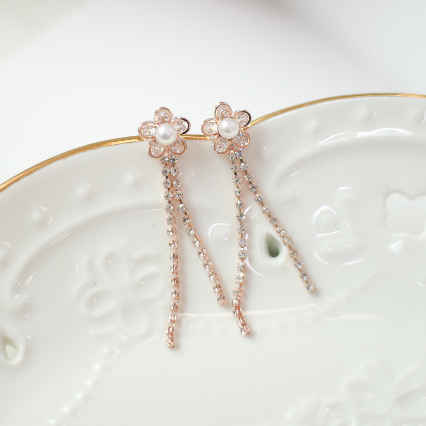 <b><p>Spring Flowers Rose Gold Two-le cubic ear</p></b><b><p>春の花 ローズゴールド 二行キュービック イヤリング モダンファッション ケバケバ</p></b><br /><br /><p align='center'>
