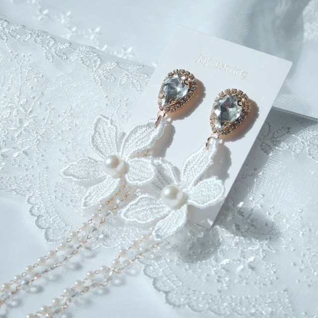 <b><p>race Flower Pearl crystal Drop ring Soft</p></b><b><p>レース 花 真珠 クリスタル ドロップ イヤリング ほのか 女性らしいルック オールブラファッション</p></b><br /><br /><p align='center'>