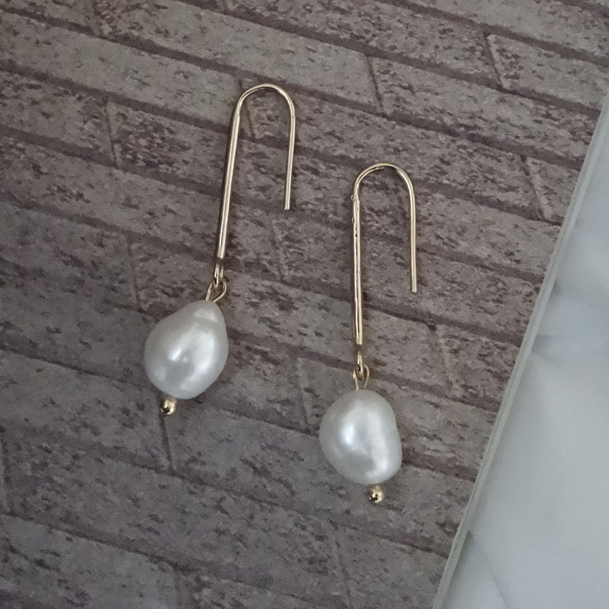 <b><p>Freshwater pearl ring Drop Es Antique style</p></b><b><p>淡水真珠 リング ドロップイヤ アンティークスタイル ポイント ハンドメイド シンプル</p></b><br /><br /><p align='center'>