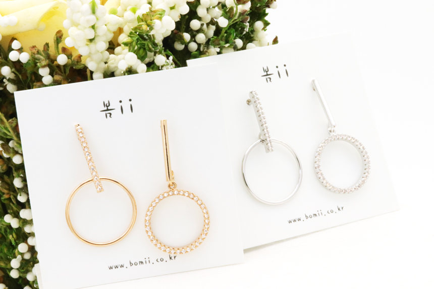 <b><p>Silver fing circle Unknown Drop earr Twenties</p></b><b><p>ウンチム サークル オンバル ドロップ イヤリング 20代の女性 ランス キュービック</p></b><br /><br /><p align='center'>