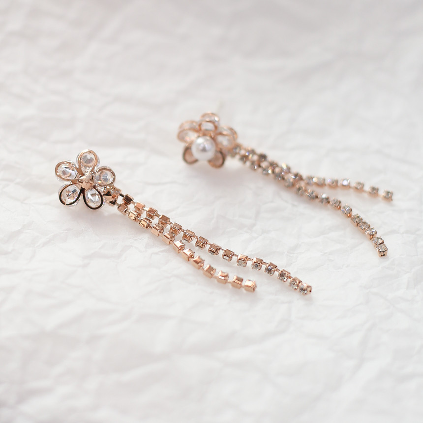 <b><p>Spring Flowers Rose Gold Two-le cubic ear</p></b><b><p>春の花 ローズゴールド 二行キュービック イヤリング モダンファッション ケバケバ</p></b><br /><br /><p align='center'>