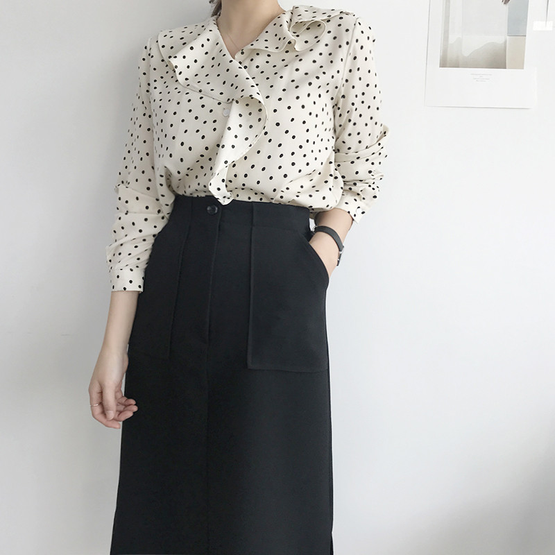 <b><p>dot Frill blouse DT170105022-23 Female coordinatio</p></b><b><p>ドット フリルブラウス DT170105022-23 女性コーディネート 会社員</p></b><br /><br /><p align='center'>