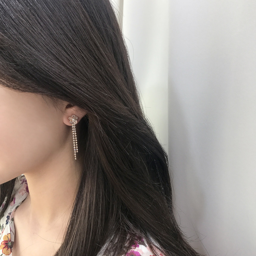 <b><p>Spring Flowers Rose Gold Two-le cubic ear</p></b><b><p>春の花 ローズゴールド 二行キュービック イヤリング モダンファッション ケバケバ</p></b><br /><br /><p align='center'>