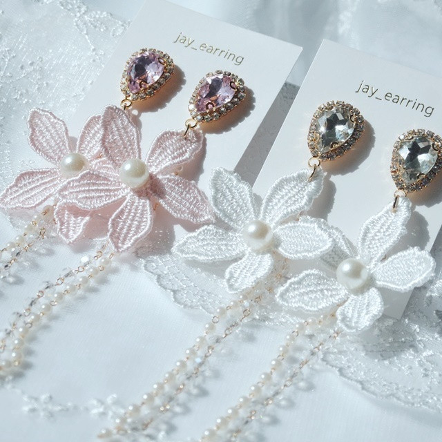 <b><p>race Flower Pearl crystal Drop ring Soft</p></b><b><p>レース 花 真珠 クリスタル ドロップ イヤリング ほのか 女性らしいルック オールブラファッション</p></b><br /><br /><p align='center'>