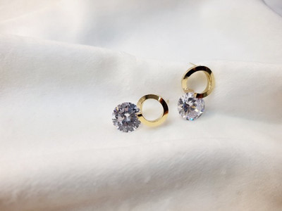 <b><p>Swarovski Erings E7316 Cubic Bl Luxuous populity</p></b><b><p>スワルロプイヤリング E7316 キュービックピアス ブブ 豪華な 人気 ジュエリー</p></b><br /><br /><p align='center'>