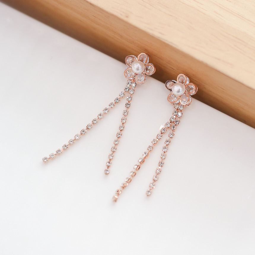 <b><p>Spring Flowers Rose Gold Two-le cubic ear</p></b><b><p>春の花 ローズゴールド 二行キュービック イヤリング モダンファッション ケバケバ</p></b><br /><br /><p align='center'>