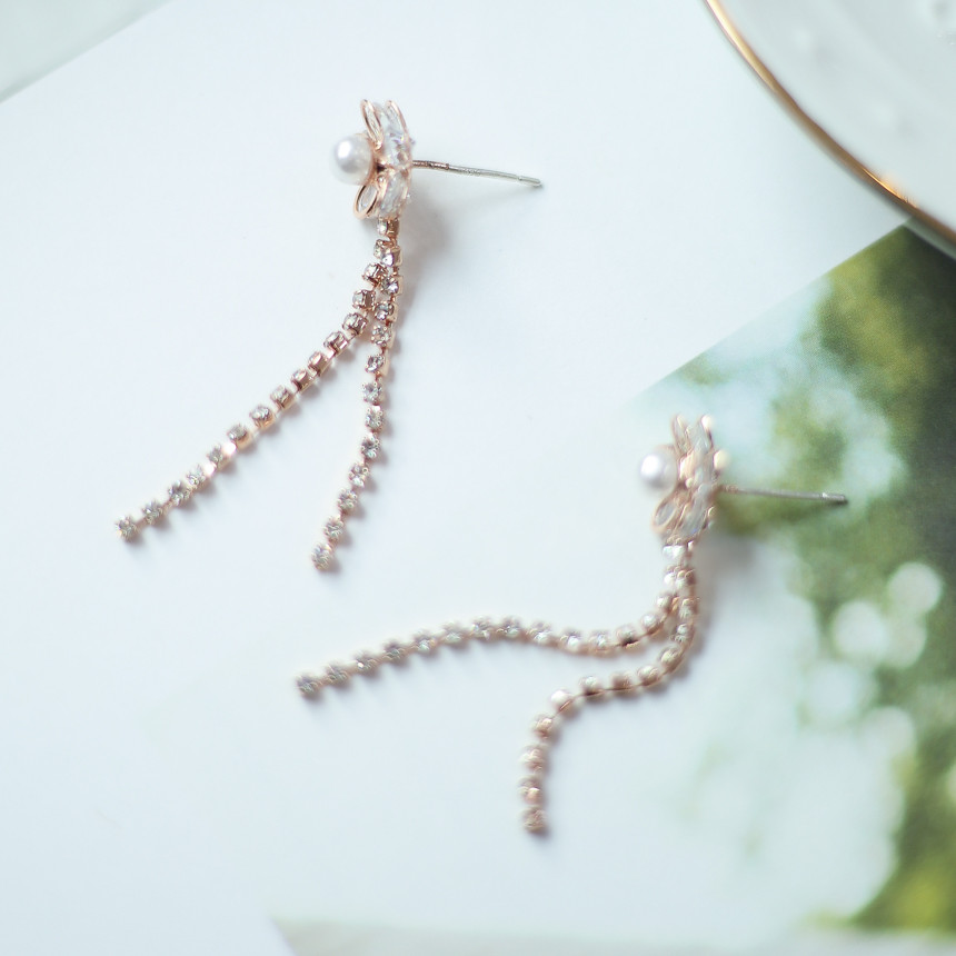 <b><p>Spring Flowers Rose Gold Two-le cubic ear</p></b><b><p>春の花 ローズゴールド 二行キュービック イヤリング モダンファッション ケバケバ</p></b><br /><br /><p align='center'>