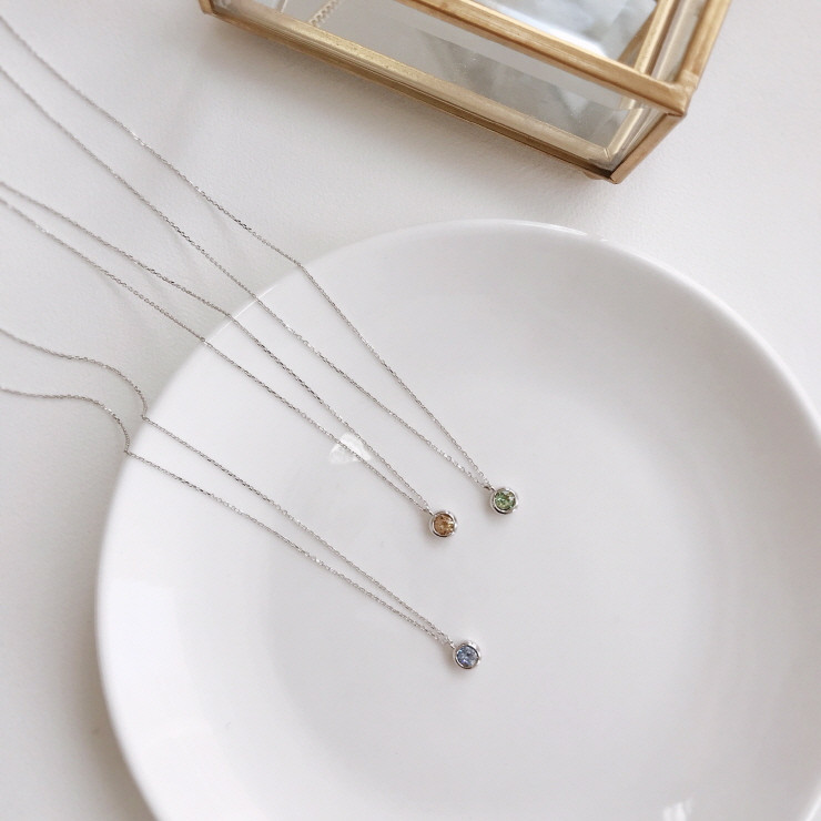 <b><p>Birthstone 925 silver Cubic Drop cklace day</p></b><b><p>誕生石 925 キュービック ドロップ ネレス デイリー 星座 ジュエ 友情 原石</p></b><br /><br /><p align='center'>