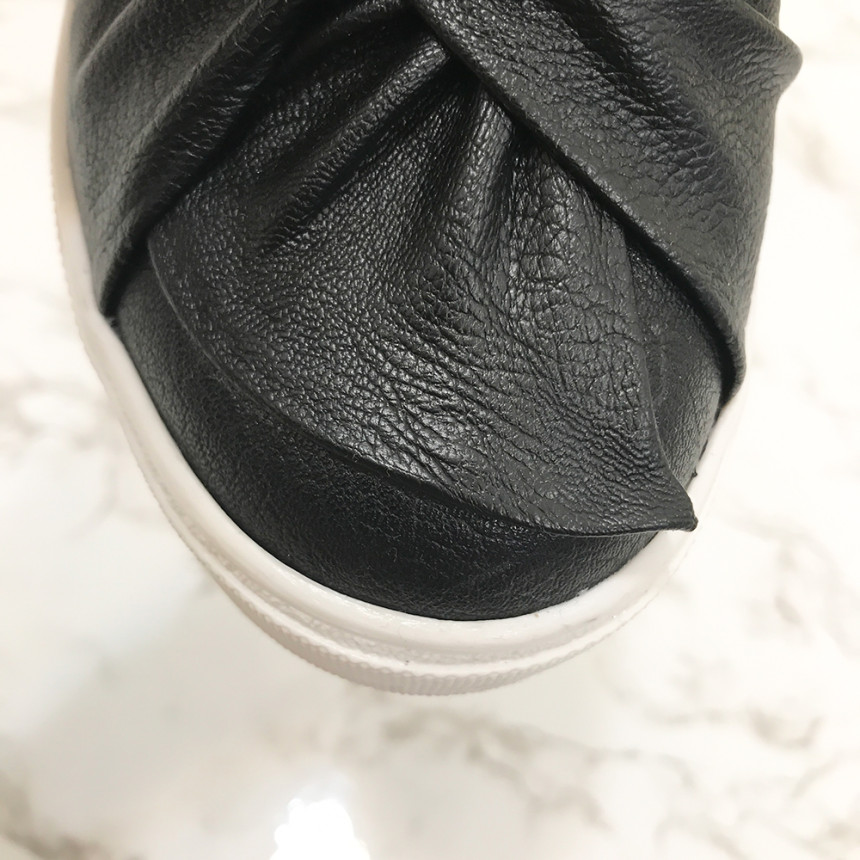 <b><p>Mourning Kore Latex cushion knot Slip- Women's</p></b><b><p>無排 韓国語 ラテックス クッション 結び目 スリップオン レディースカジュアルスニーカー</p></b><br /><br /><p align='center'>